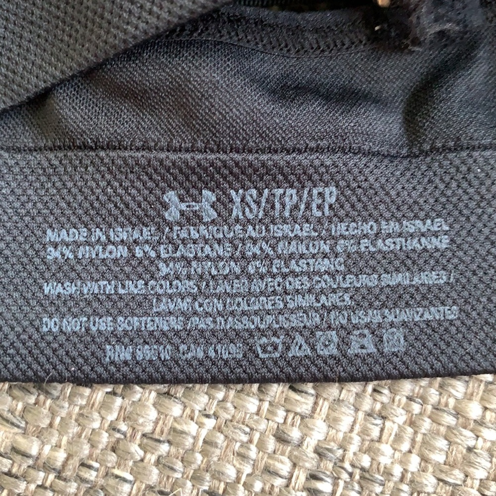Under Armour Women’s Black Sports Cross Back Bra Size XS - Picture 5 of 6